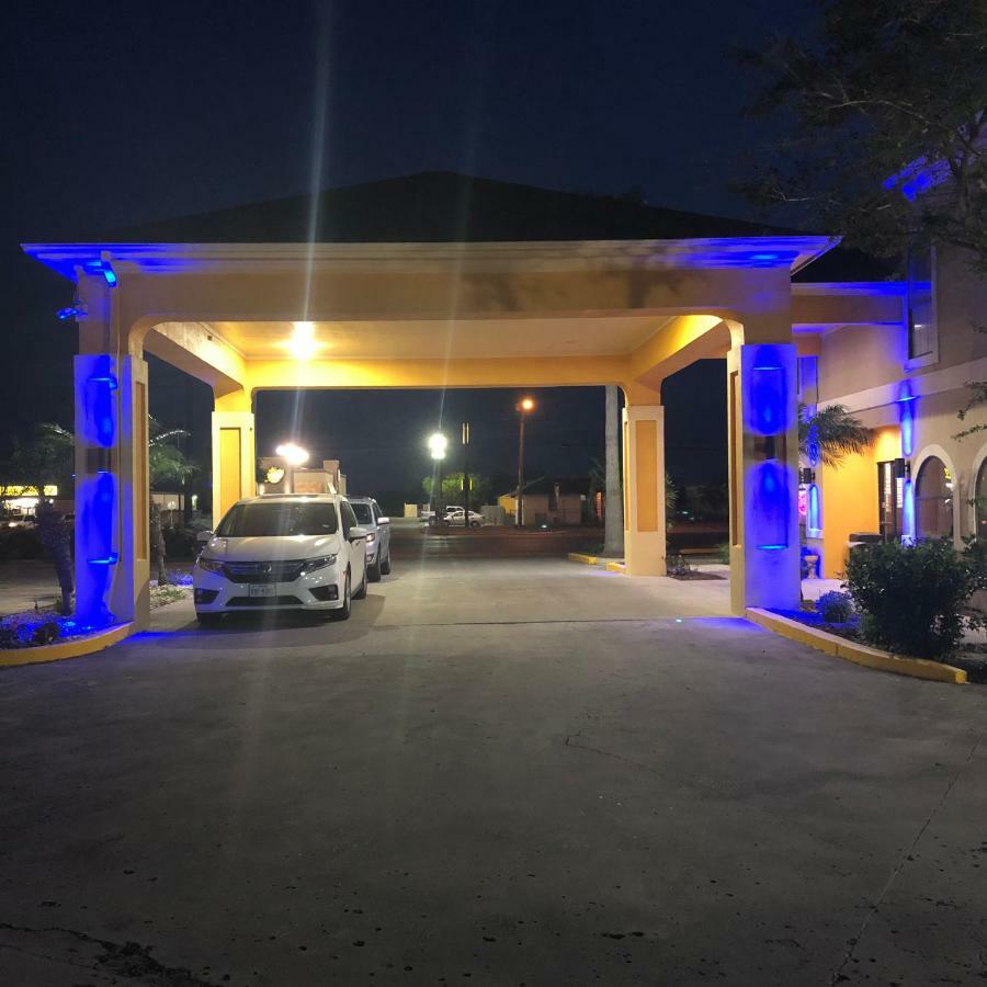 Los Fresnos Inn&Suites Exterior foto