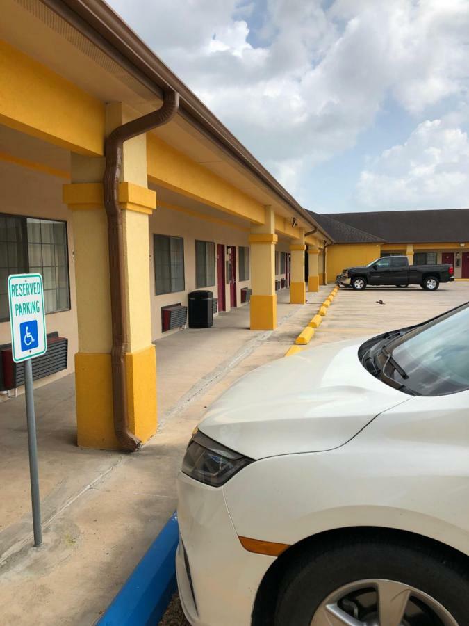 Los Fresnos Inn&Suites Exterior foto