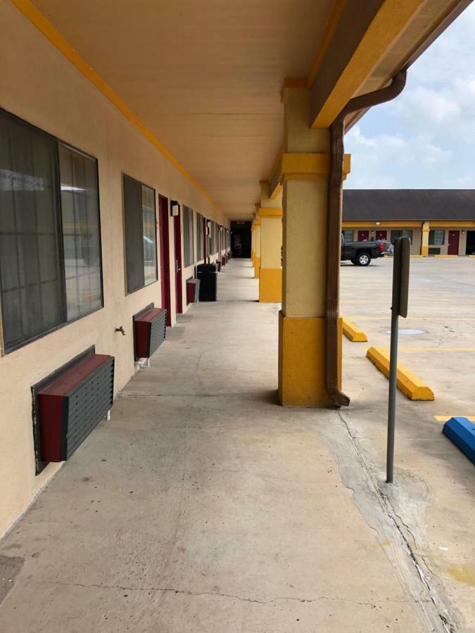 Los Fresnos Inn&Suites Exterior foto
