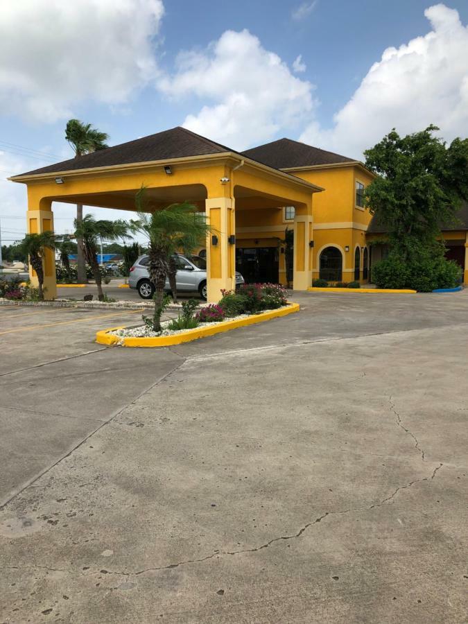 Los Fresnos Inn&Suites Exterior foto