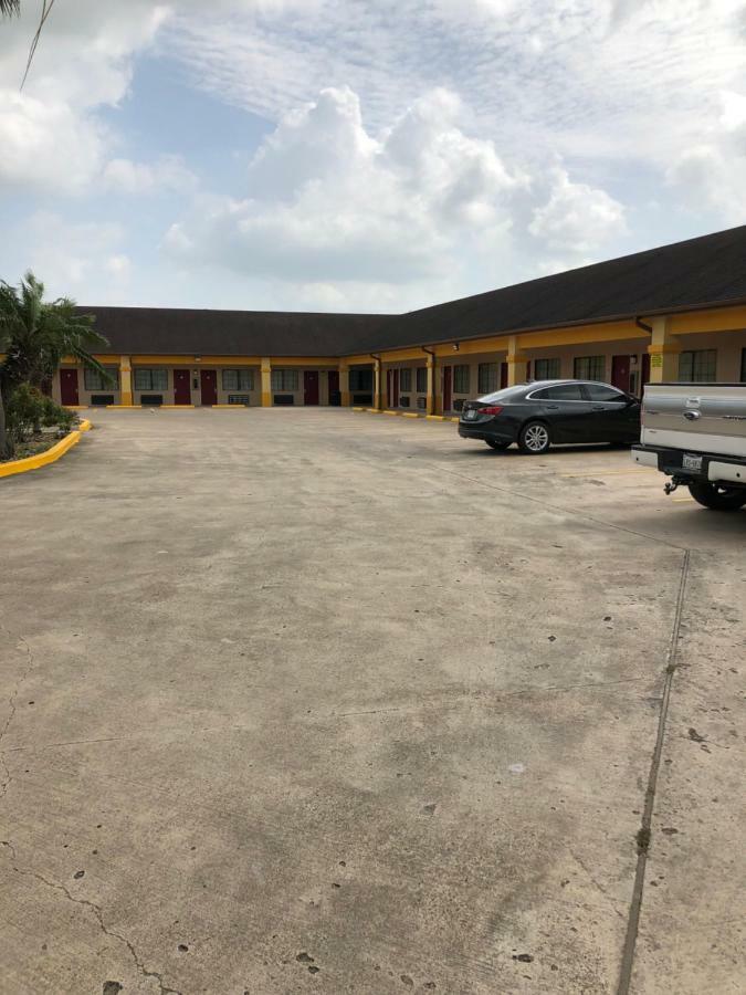 Los Fresnos Inn&Suites Exterior foto